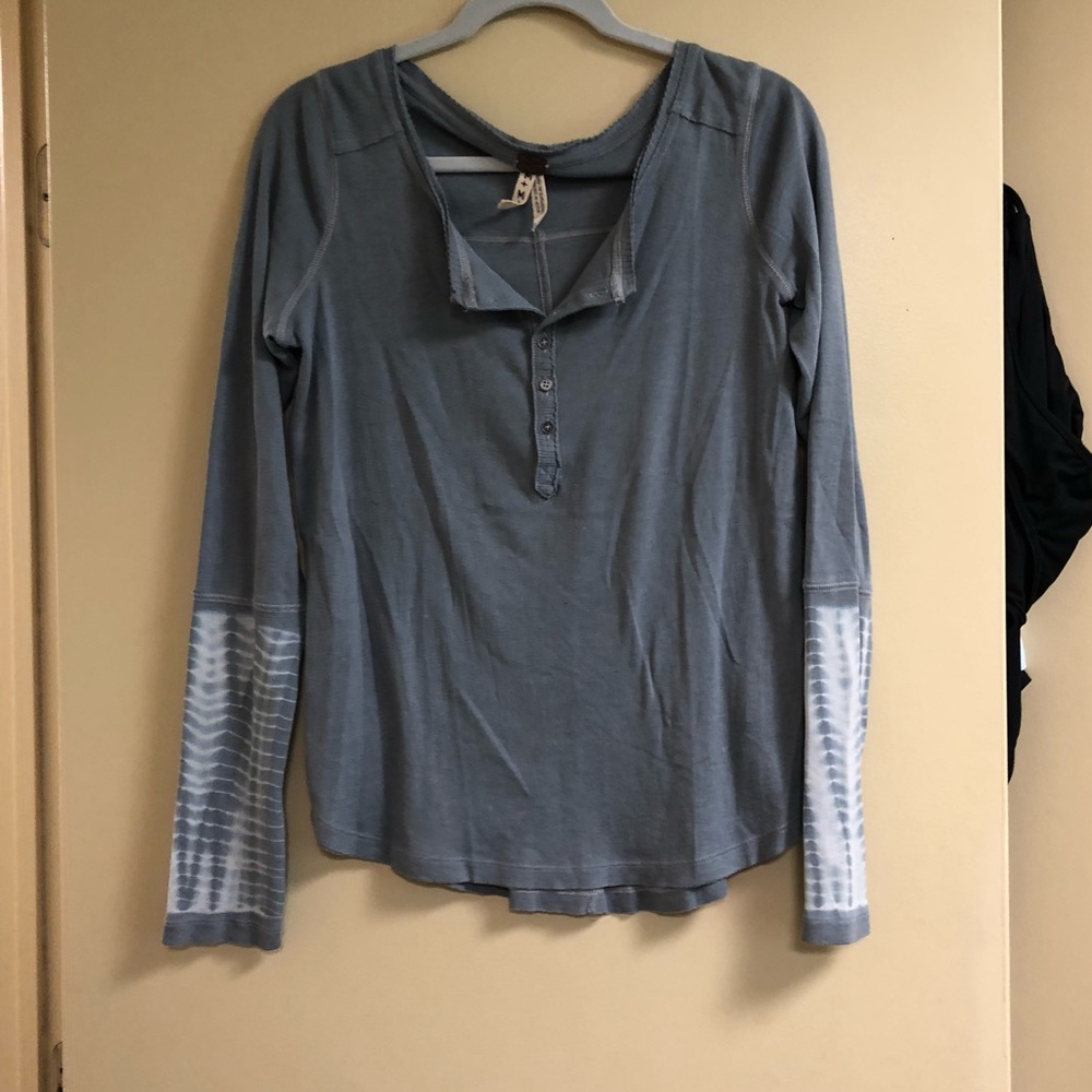 Long sleeve t